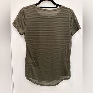 Lululemon T Shirt